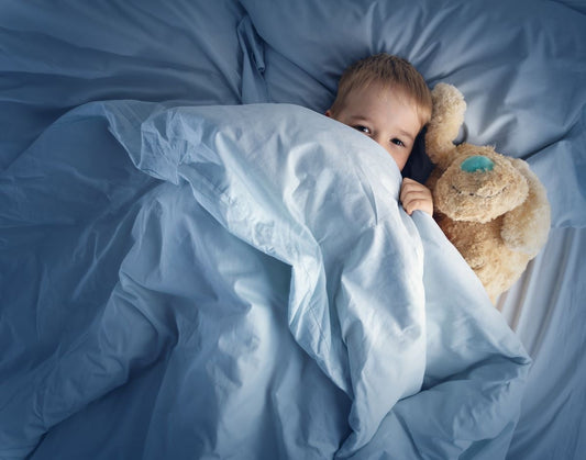 Pourquoi votre enfant refuse de dormir (et ce qui fonctionne vraiment pour l’aider)